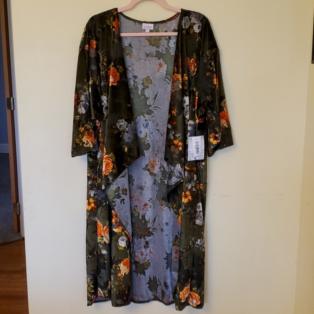 NWT LulaRoe large Shirley